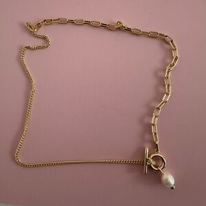 Kendra Scott Gold Necklace with Pearl Pendant